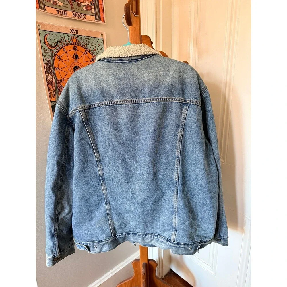 Levi Strauss & Co. Denim SherpaLevi Strauss & Co. Denim Sherpa Lined Jean Jacket